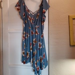 Optional cold shoulder blue dress